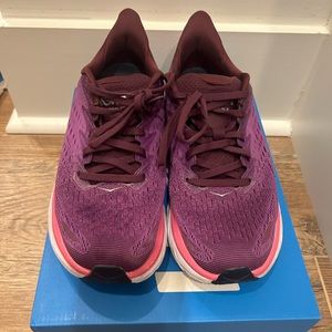 HOKA CLIFTON SIZE 8R